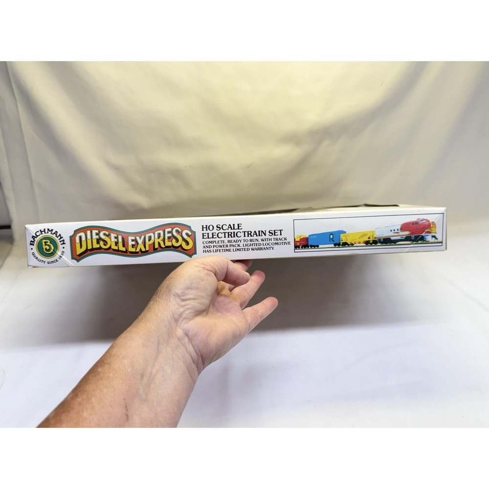 Bachmann Electric Train Set HO Scale Diesel Express #00091 - *New Open Box* - Picture 5 of 6